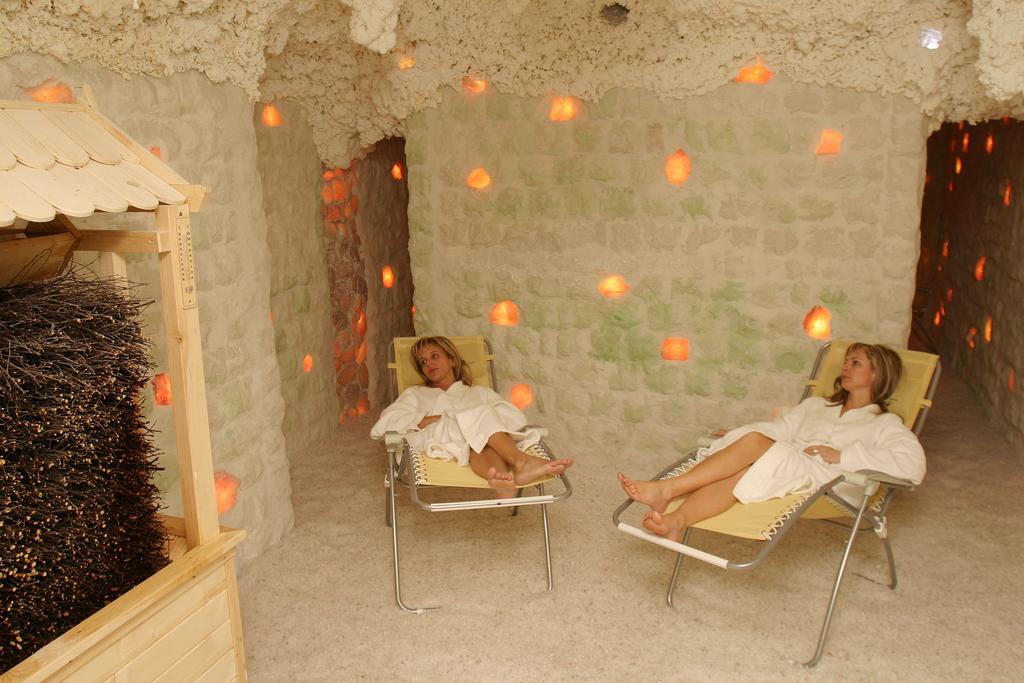 Ensana Vila Trajan Piest'any Buitenkant foto