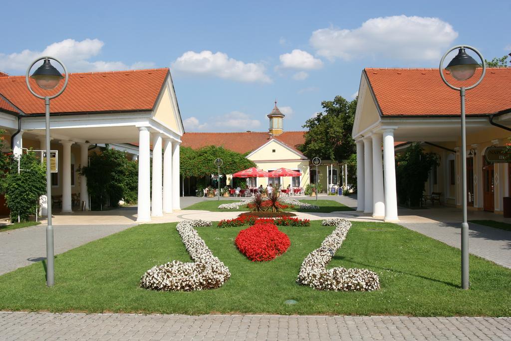 Ensana Vila Trajan Piest'any Buitenkant foto