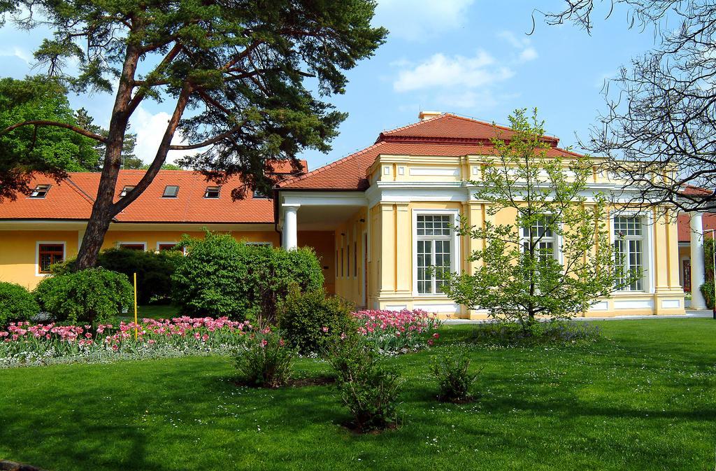 Ensana Vila Trajan Piest'any Buitenkant foto