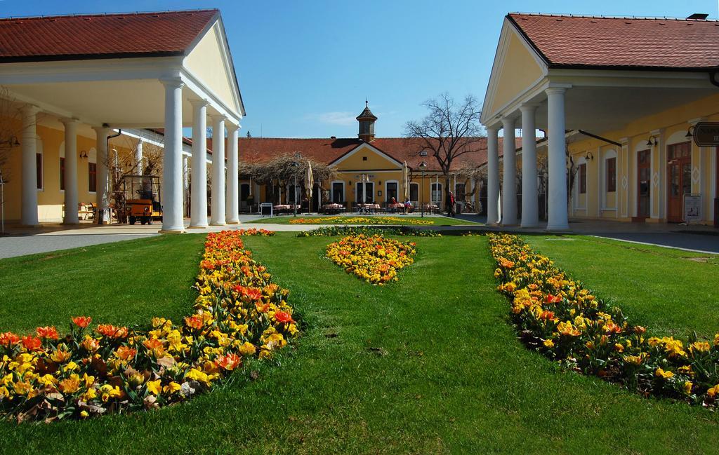 Ensana Vila Trajan Piest'any Buitenkant foto